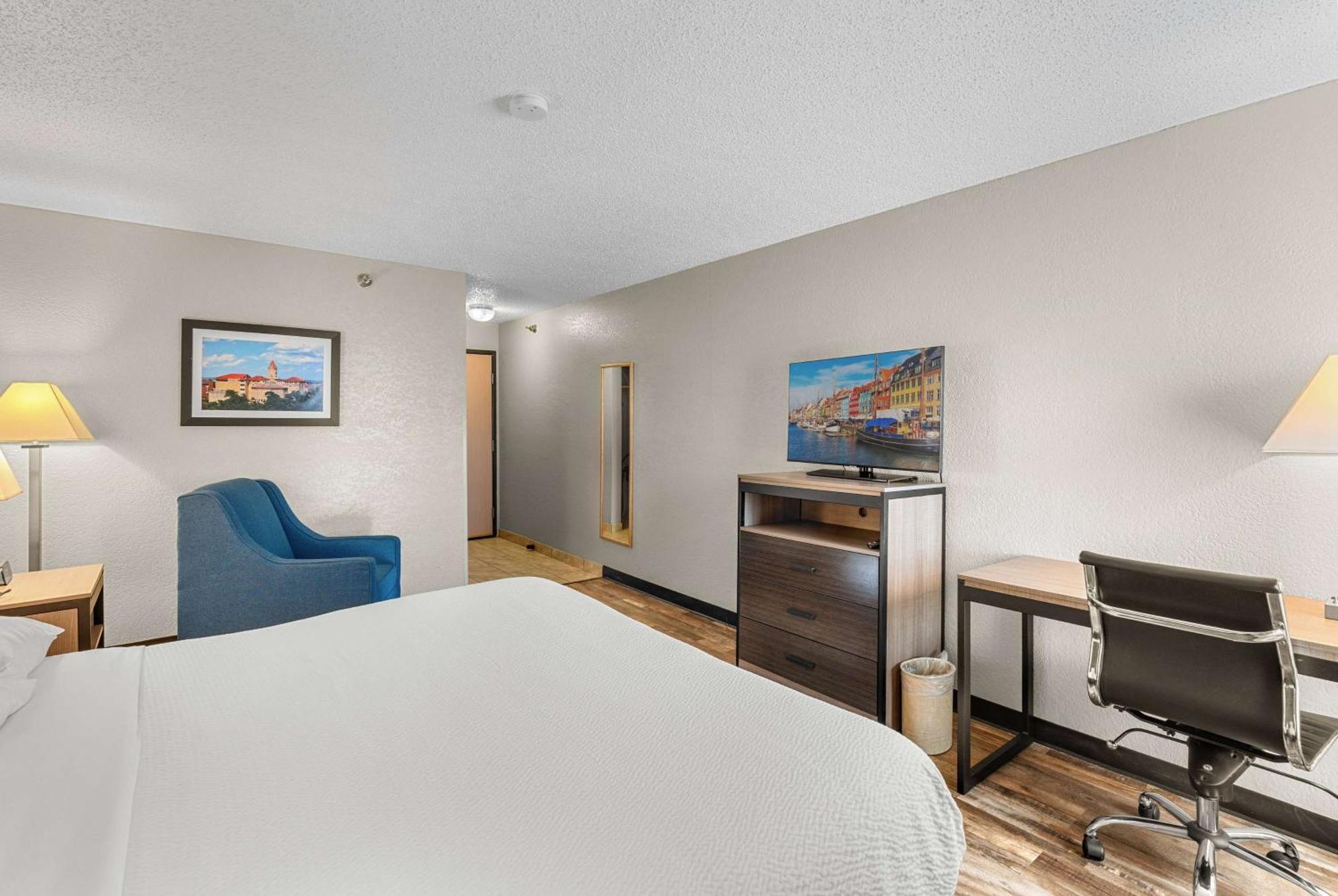 Hotel Baymont By Wyndham Lawrence Exterior foto